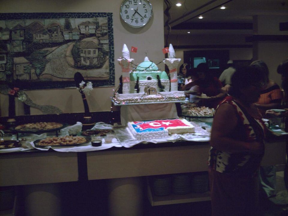 Nachtisch beim Abendessen Justiniano Park Conti