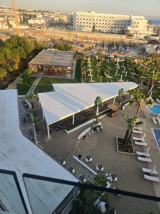 Außenansicht Crystal Springs Beach Hotel