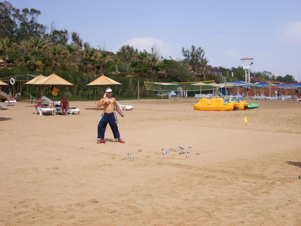 Animateur Hasan beim Boccia Hotel Defne Dream