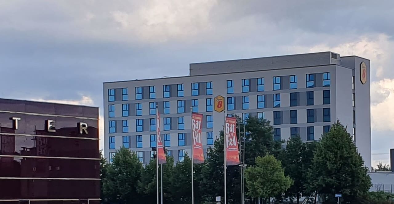 Außenansicht Super 8 by Wyndham Oberhausen am Centro