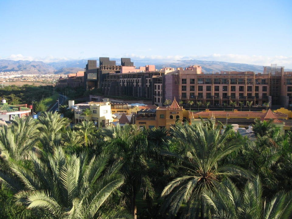Blick vom Balkon ins Innere Lopesan Costa Meloneras, Resort & Spa