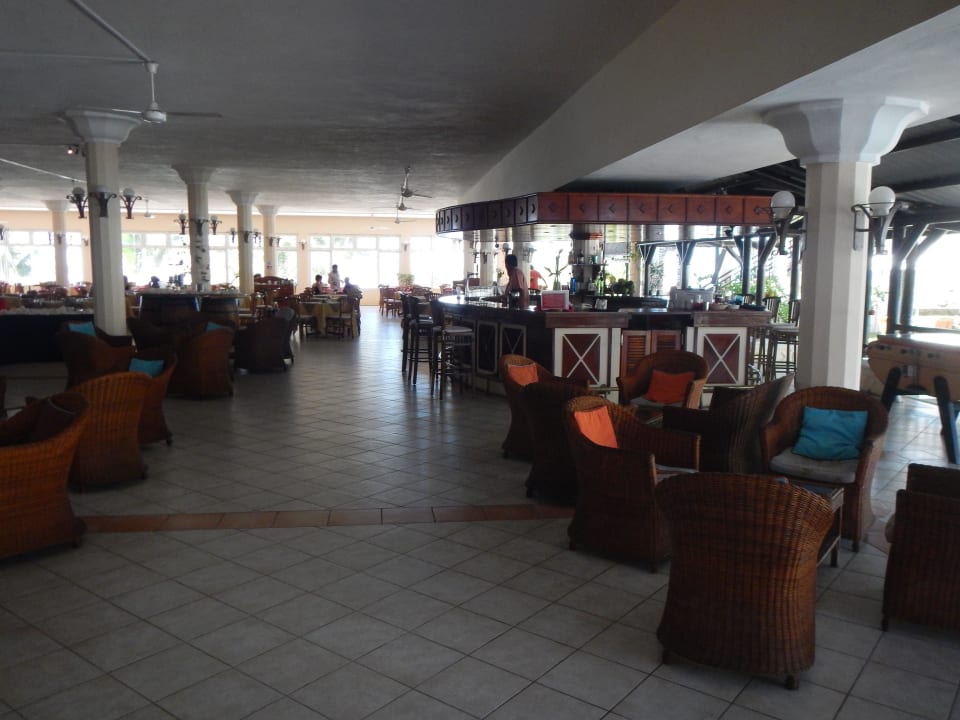 Blick aus Lobby in Restaurante Le Peninsula Bay Beach Resort & Spa