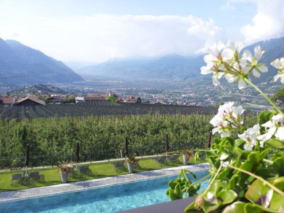Vom Balkon in Richtung Meran Hotel Patrizia