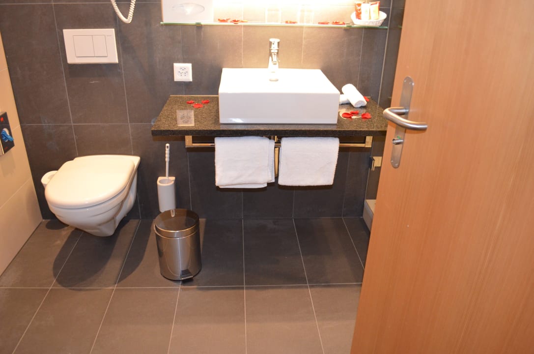 Badezimmer Hotel Pilatus-Kulm