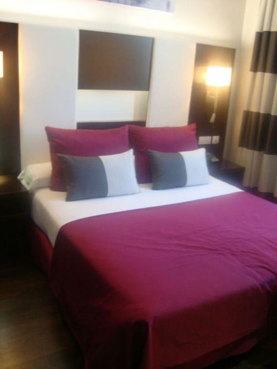 Bett Hotel & Spa Villa Olimpic@ Suites