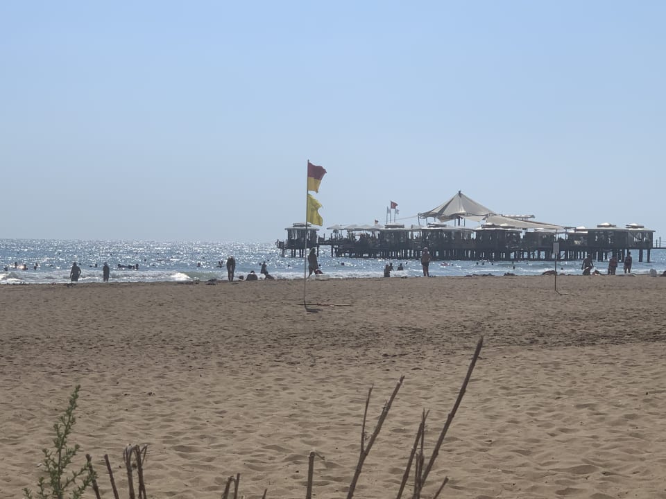 Strand Mary Hotel Side