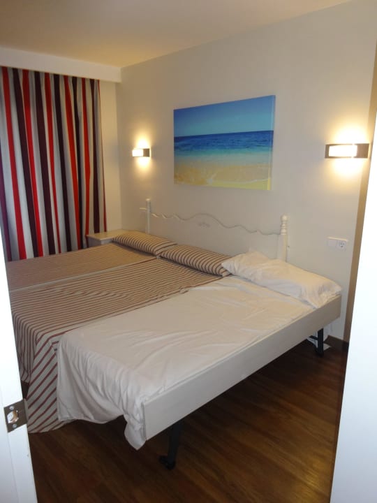 Schlafbereich mit Beistellbett ( sogar bequem;) ) Aparthotel Pabisa Orlando