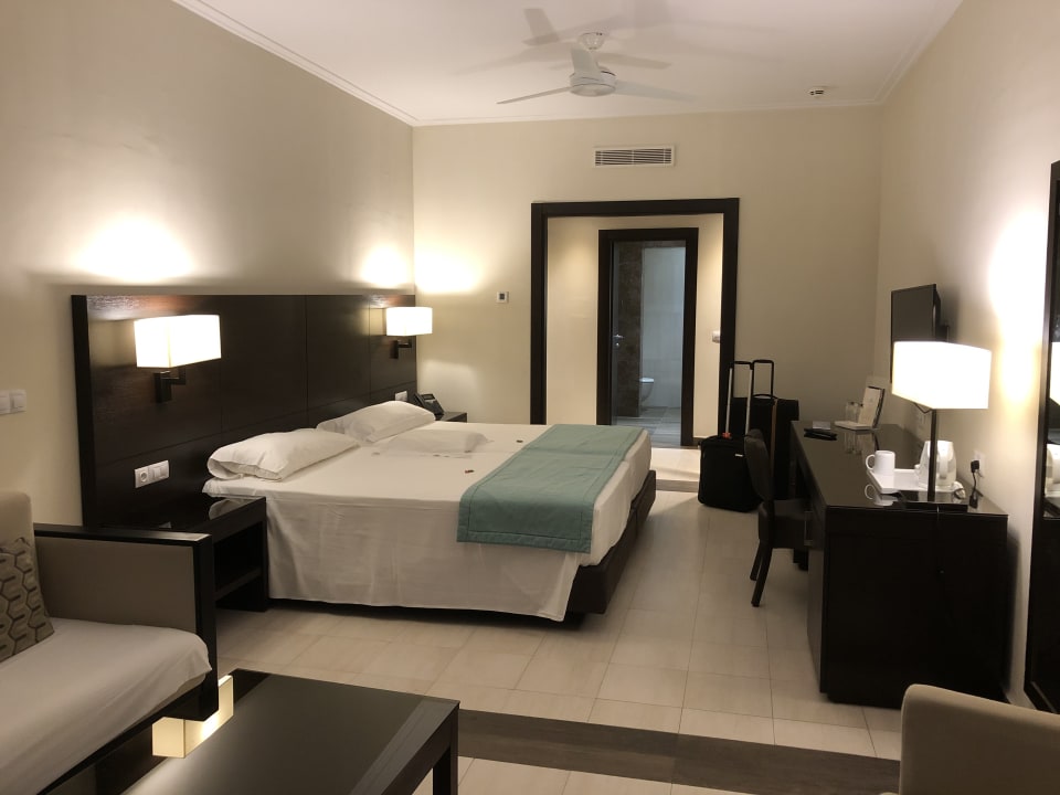 Zimmer Barceló Concorde Green Park Palace