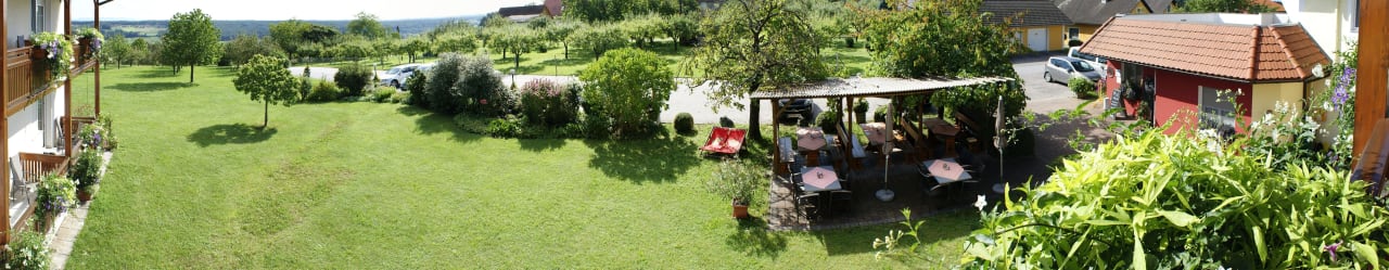 Panoramaausblick vom zimmer Hotel-Restaurant Teuschler-Mogg