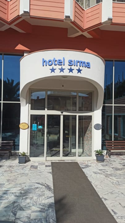 Außenansicht Hotel Sirma
