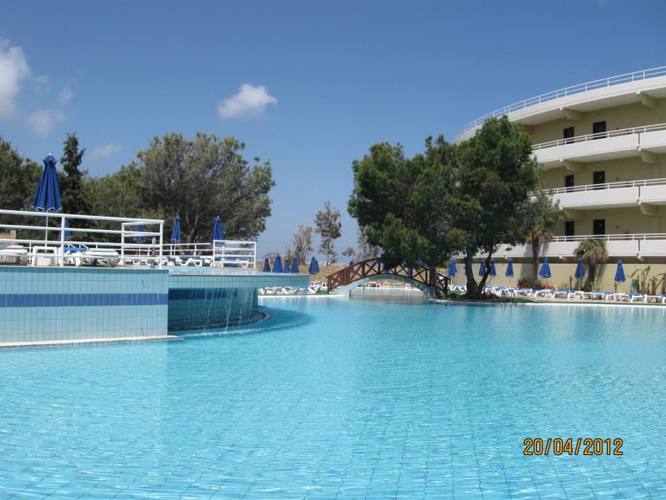Riesige Poolanlage Hotel Kalithea Mare Palace