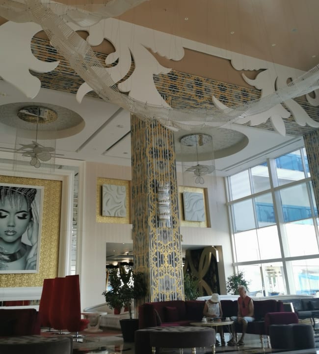 Lobby Azura Deluxe Resort & Spa Hotel