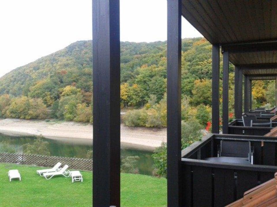 Balkon-Ausblick Göbel's Seehotel Diemelsee