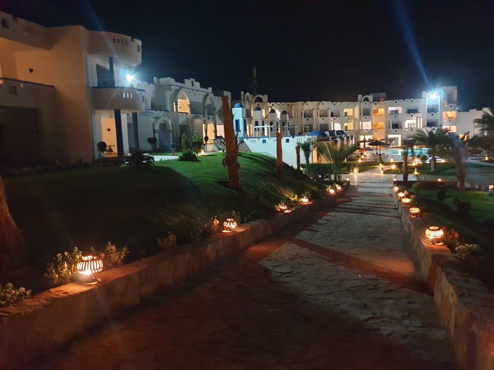 Gartenanlage Coral Sun Beach