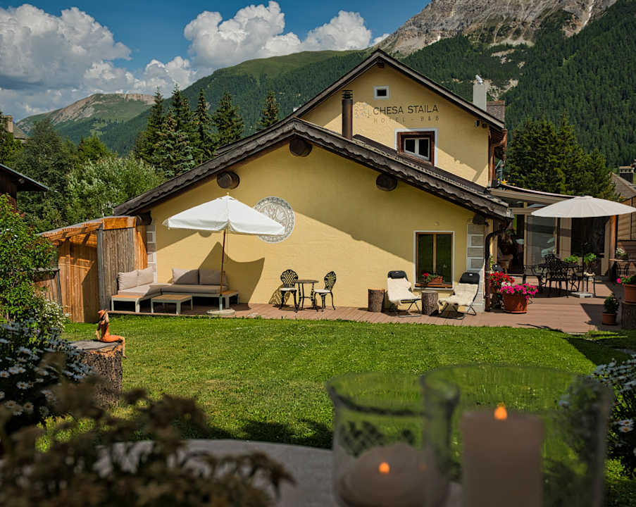Gartenanlage Chesa Staila Hotel - B&B