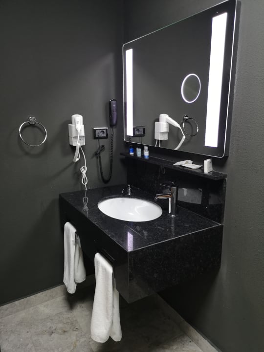 Zimmer Tryp by Wyndham Istanbul Sancaktepe