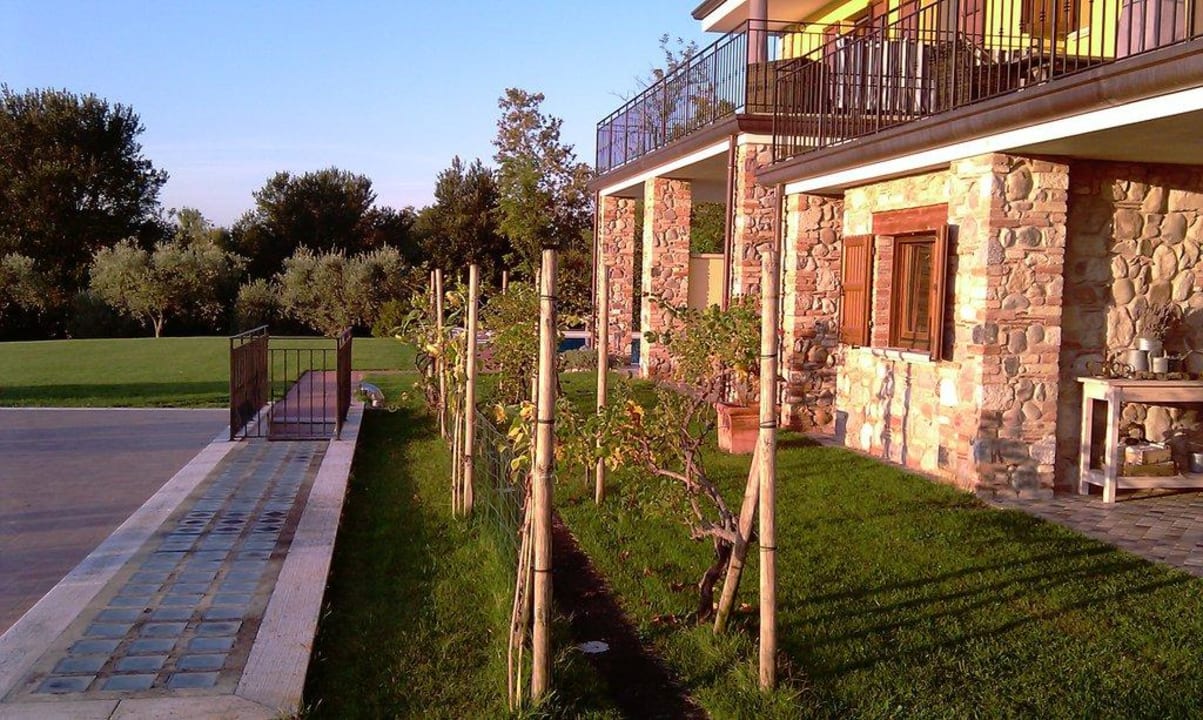 Außenterrasse in Richtung Pool Villa Ponticello