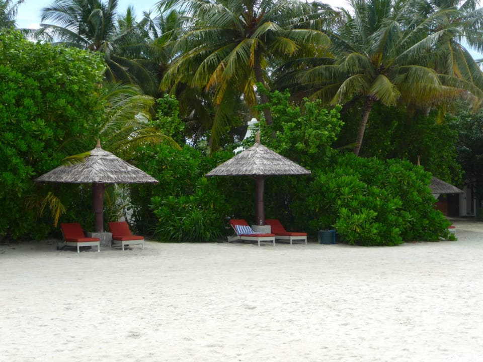 Liegen am Strand Cinnamon Hakuraa Huraa Maldives