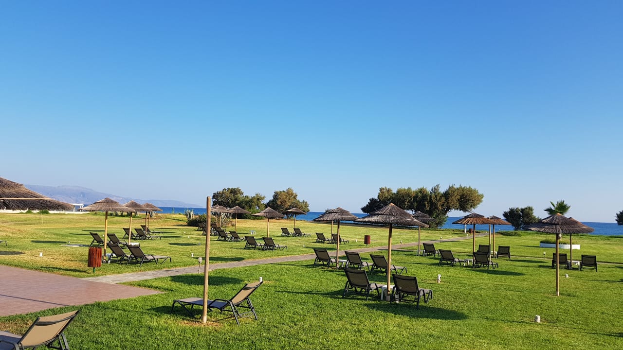 Gartenanlage Hotel Geraniotis Beach