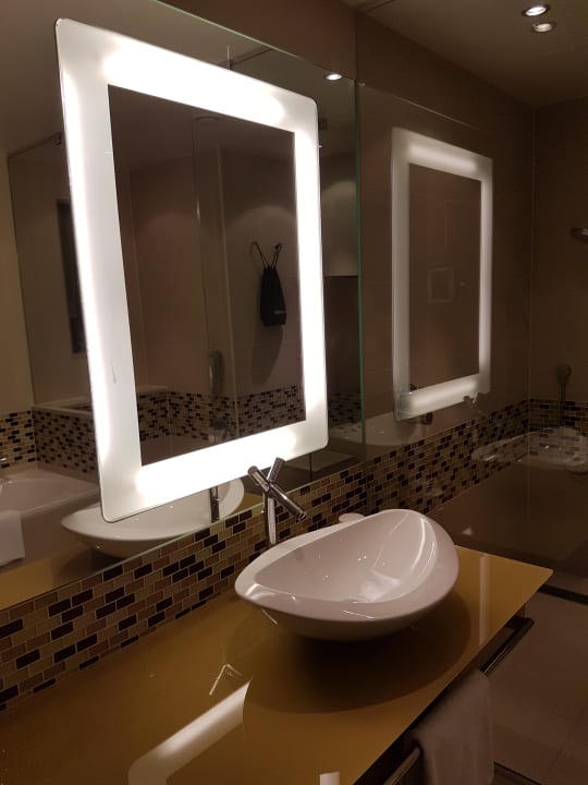 Zimmer Hilton Frankfurt Airport