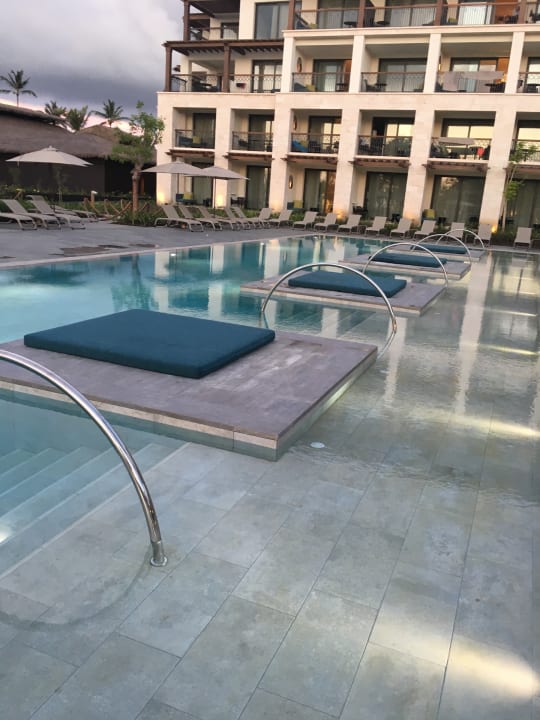 Pool Lopesan Costa Bávaro Resort, Spa & Casino