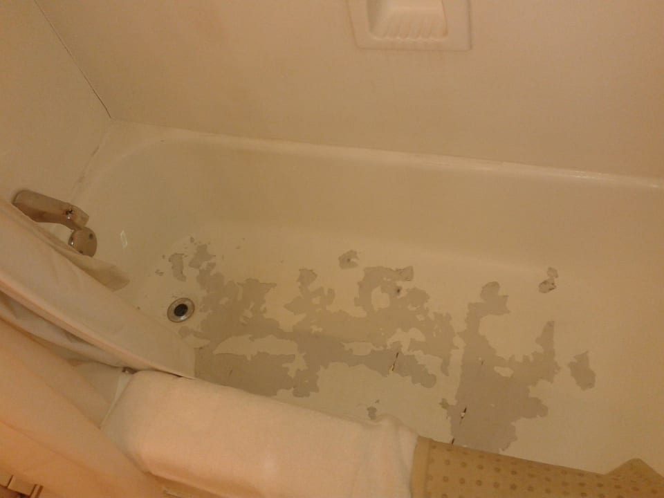 Die Wanne ist total verschlissen Postcard Inn Beach Resort & Marina @ Holiday Isle