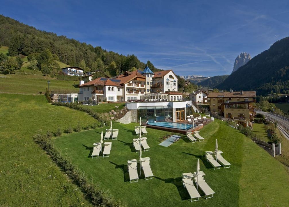 Outside picture Hotel Alpenheim Charming & Spa