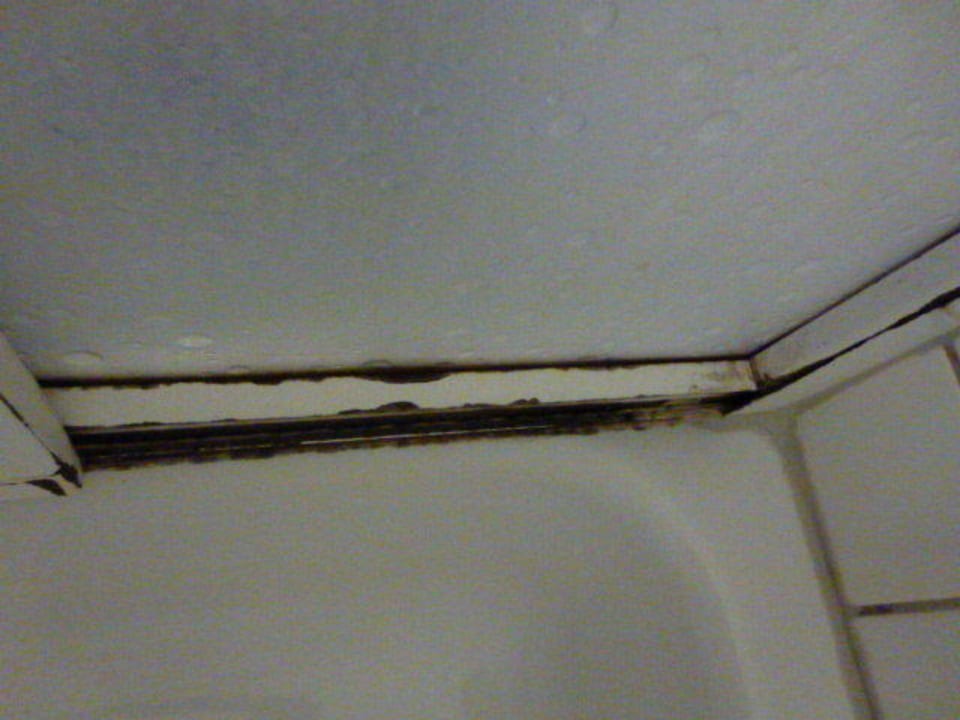 Duschkabine innen  Hotel 103