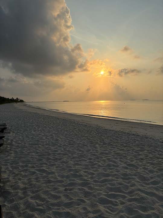 Strand Kuredu Island Resort & Spa