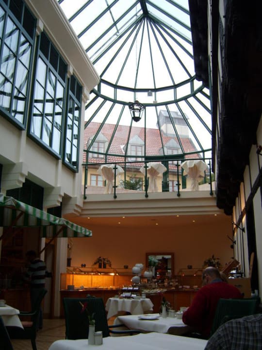 Frühstück im Wintergartenrestaurant A-ROSA Gothisches Haus Wernigerode