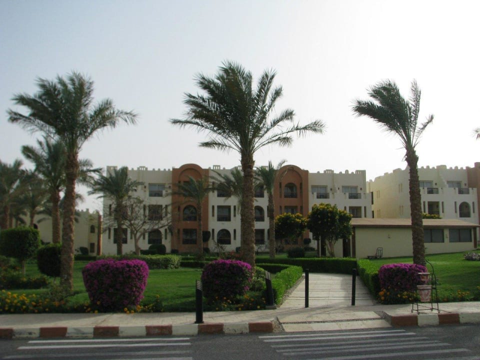 Один из корпусов SUNRISE Royal Makadi Resort