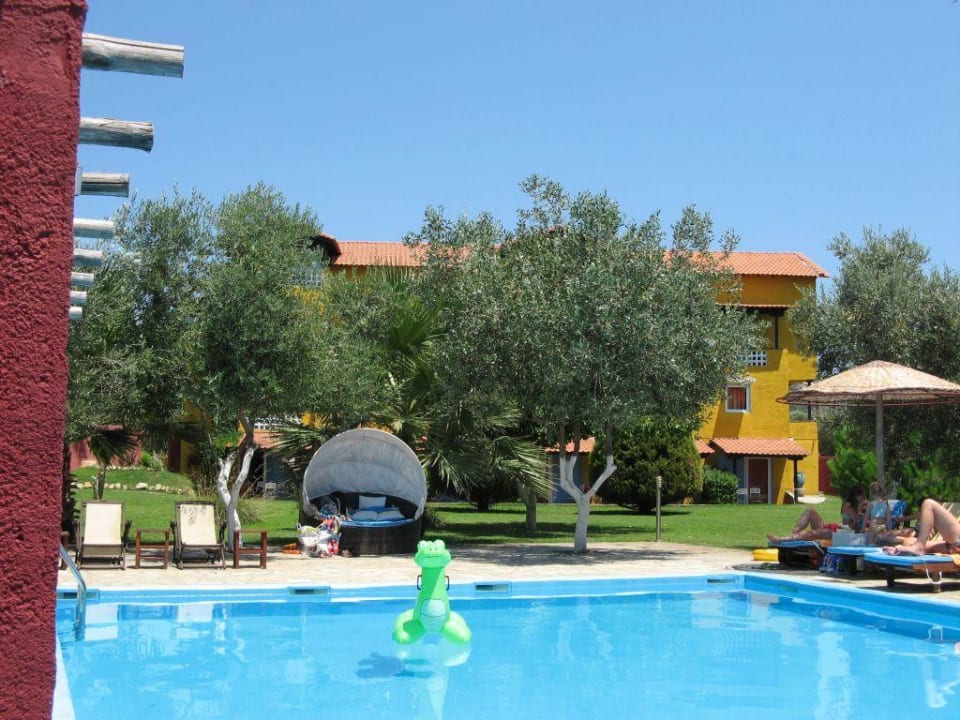 Pool Aparthotel Despotiko Tristinika Beach