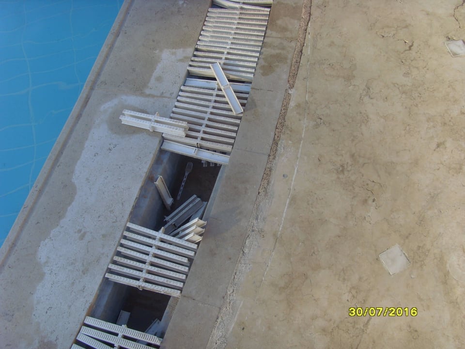 Am Pool  Sunny Days Palma De Mirette Resort & Spa