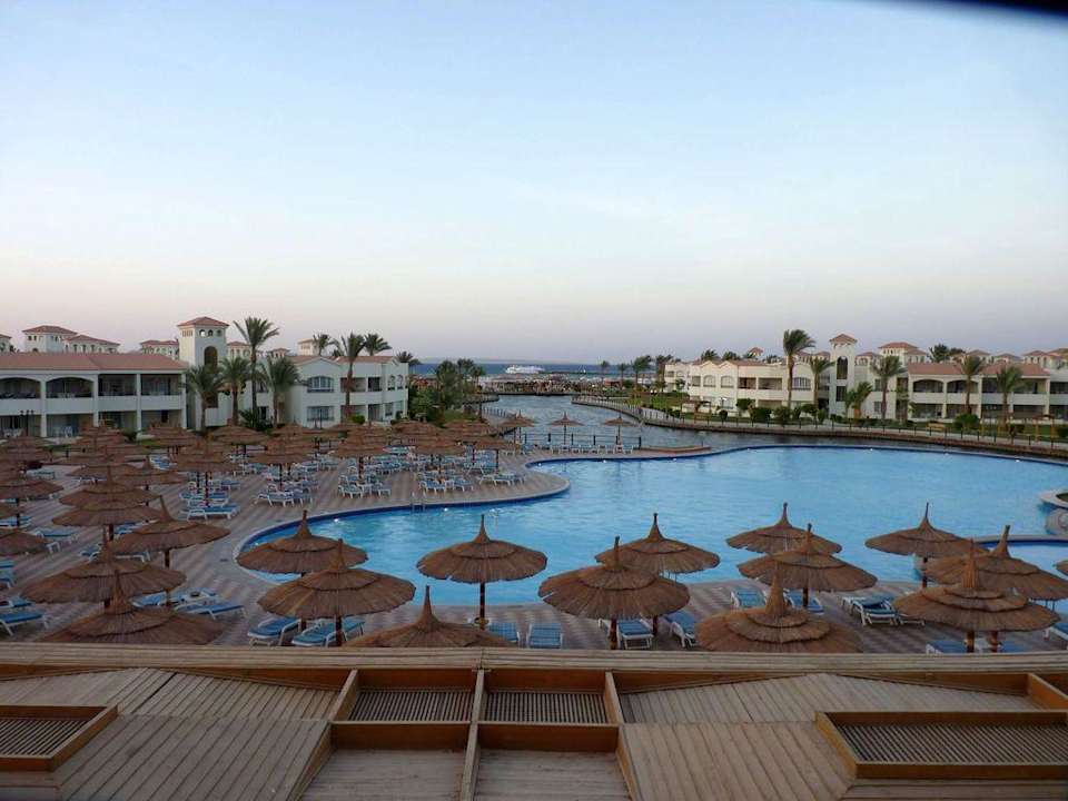 Einer von 4 Pools Pickalbatros Dana Beach Resort - Hurghada