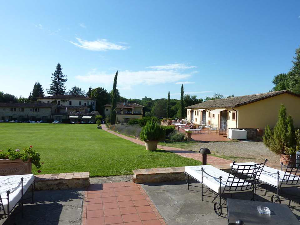 Blick von den oberern Zimmern Hotel Borgo San Luigi