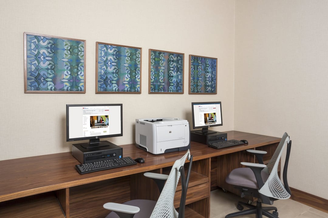 Business Center Hilton Garden Inn Tanger City Center