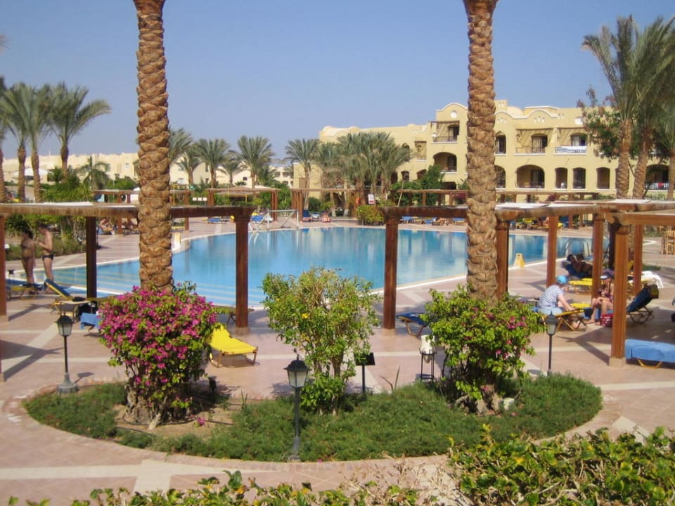 Blick auf den Pool Hotel JAZ Makadi Star & Spa