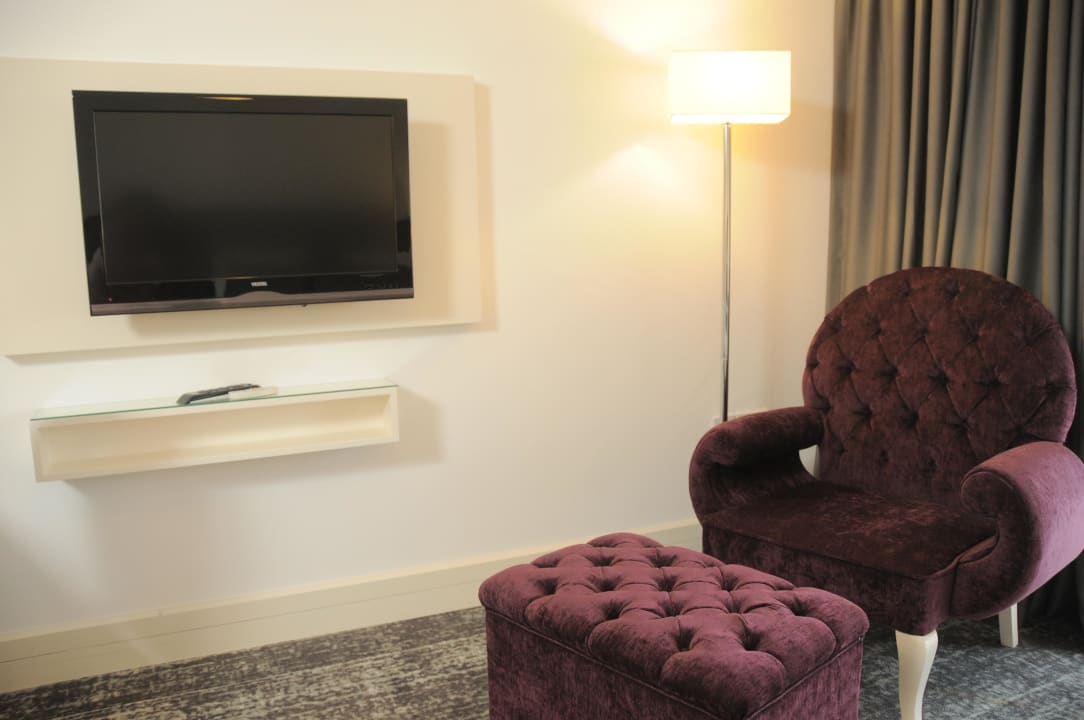 Pink court gallery room Oscar Resort Hotel