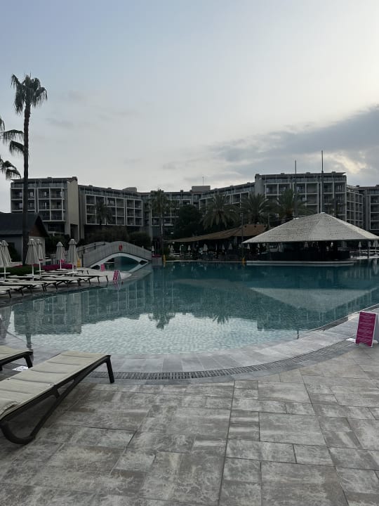 Pool Arum Barut Collection