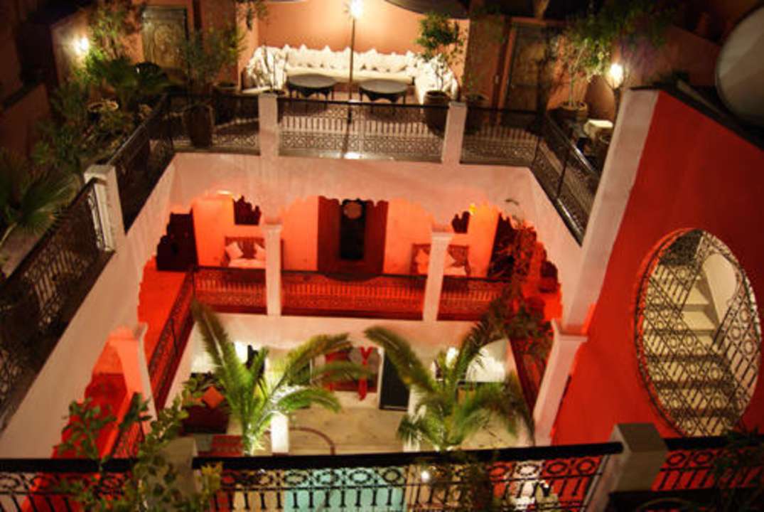 Le patio vu de la terrasse Riad Fabiola Et Spa