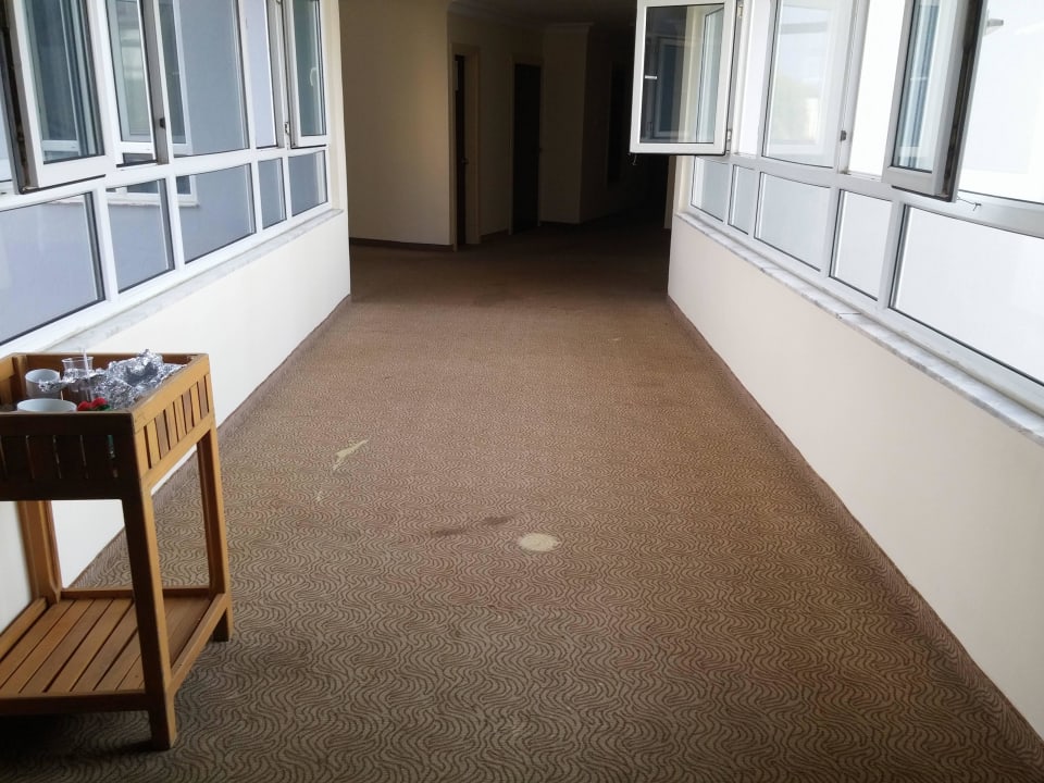 Flur im Haupthaus Mira Meridia Beach Hotel