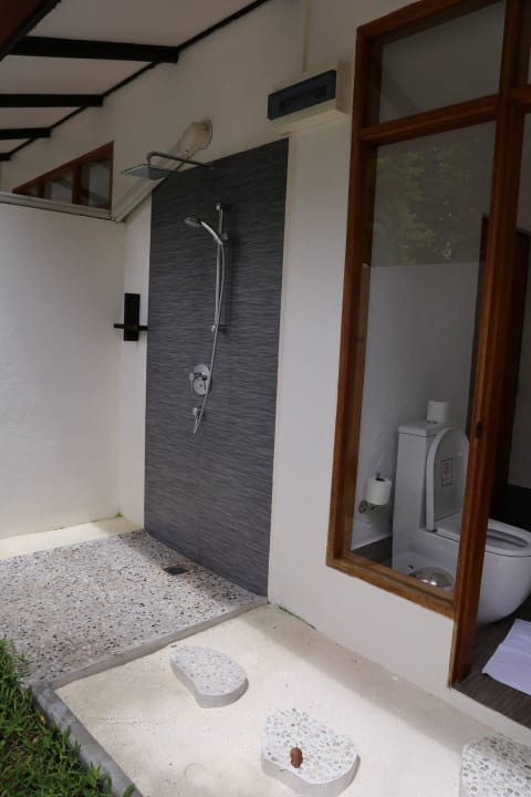 Außendusche Kuramathi Maldives