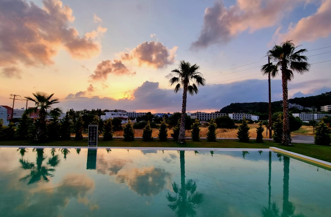 Pool White Dreams Resort & Anex