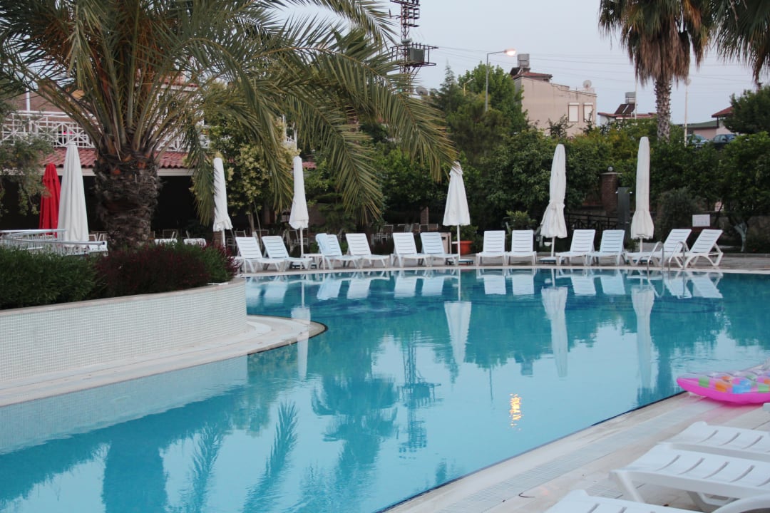 Pool Seaden Corolla Hotel