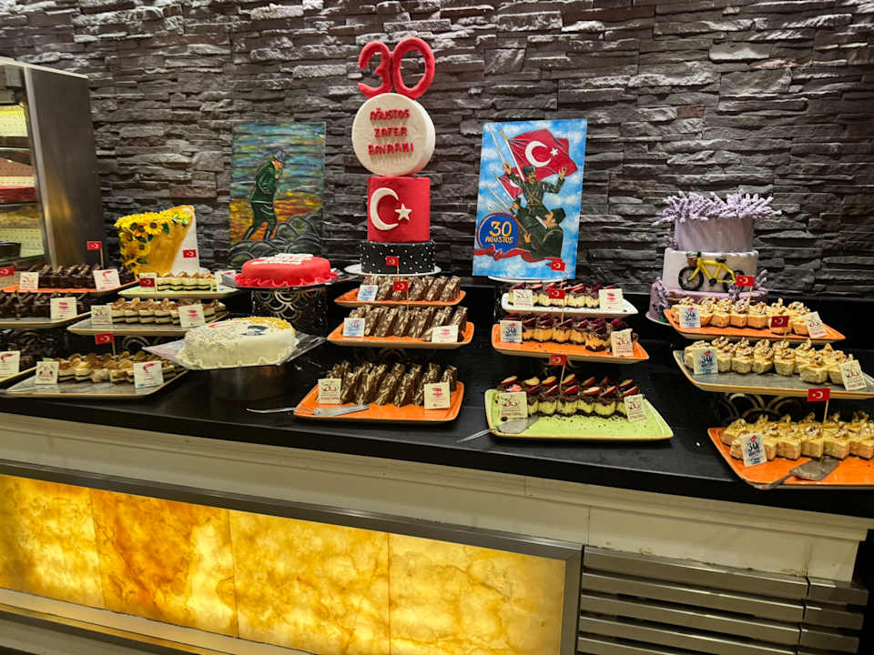 Gastro Limak Lara Deluxe Hotel & Resort