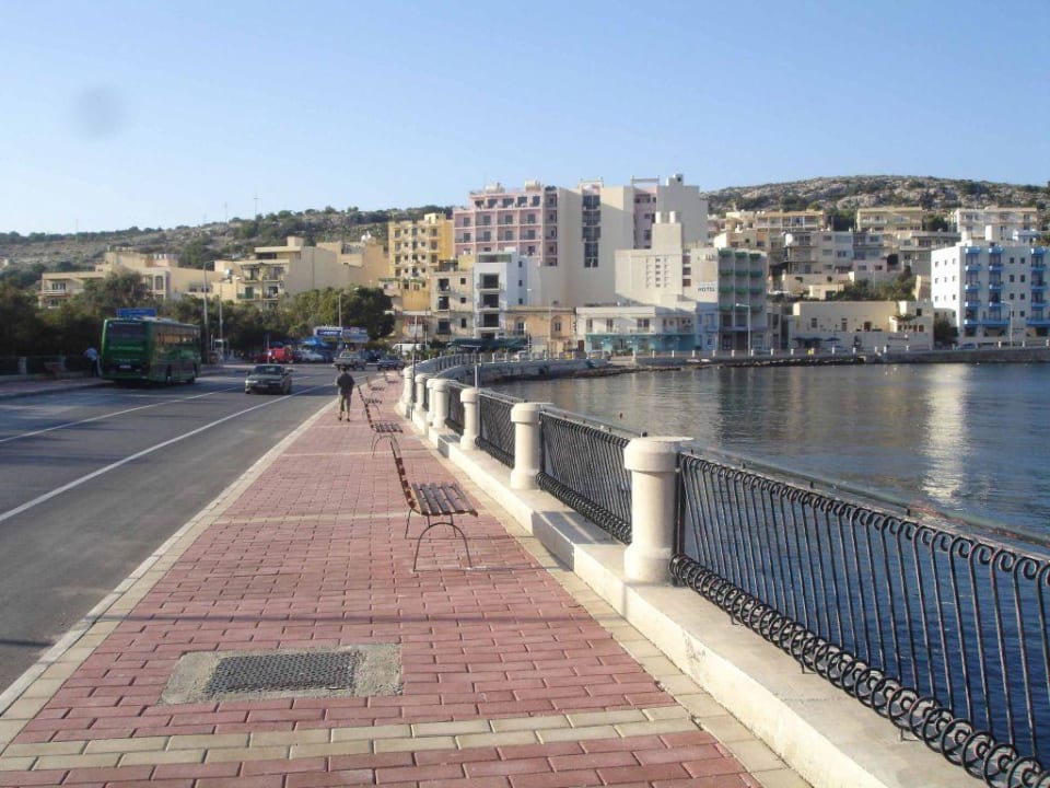 Auf dem weitem Weg zum Bus Hotel Porto Azzurro Resort