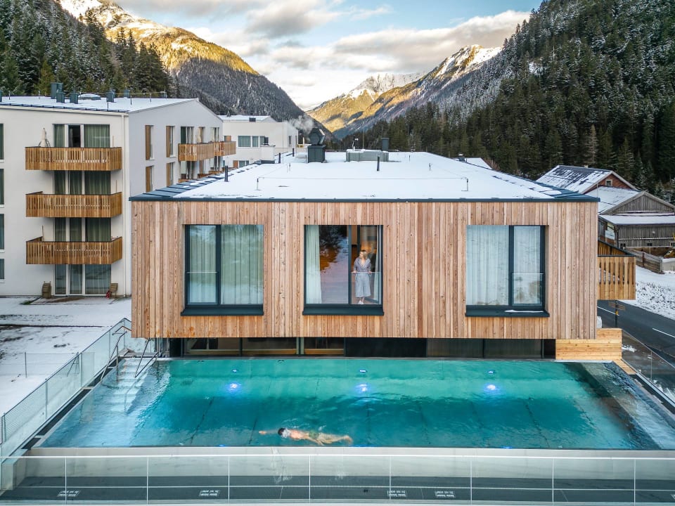 Pool All-Suite Resort Paznaun