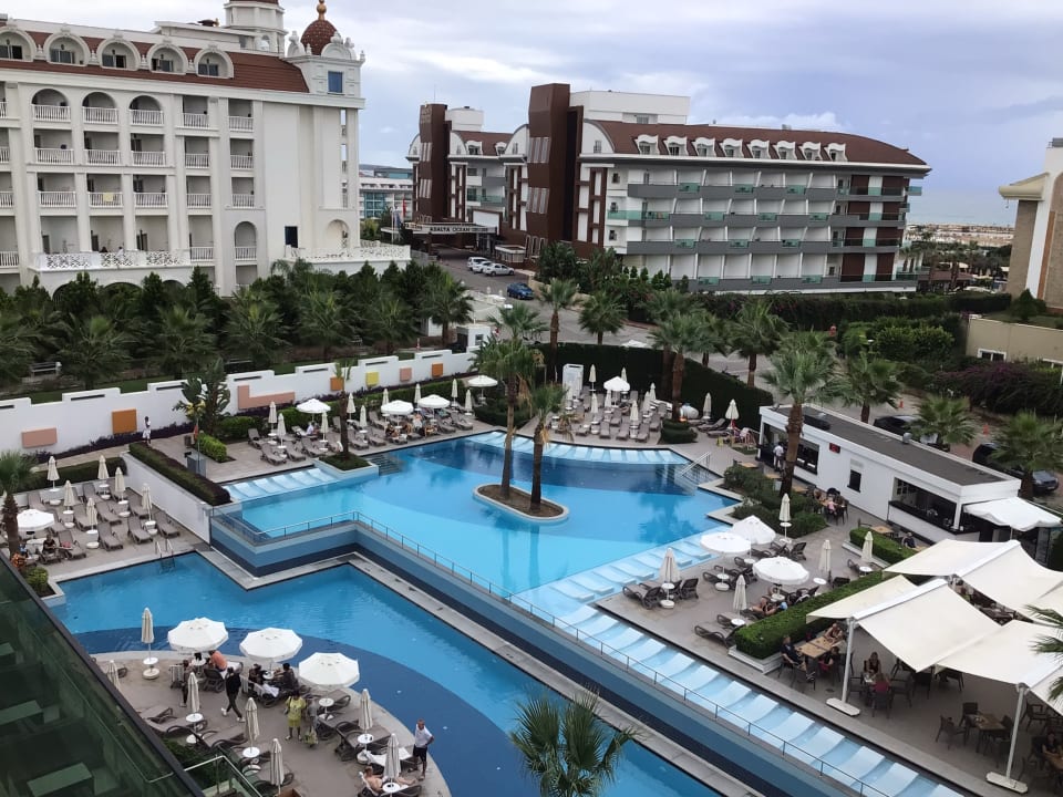 Pool Side Sunport Hotel & Spa