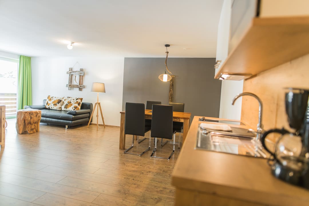 Zimmer Residence Martell Mountains