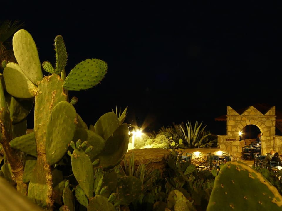 Acropolis "Taverne" am Abend Hotel Kalithea Horizon Royal